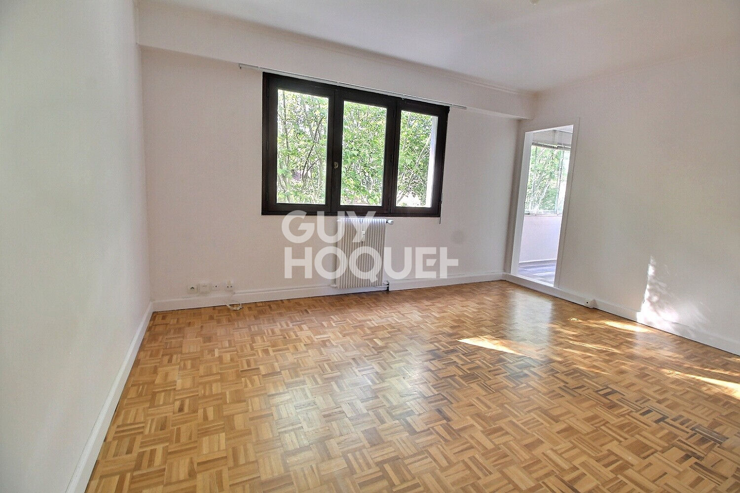 CHAVILLE  CENTRE  PROCHE DES 3 GARES