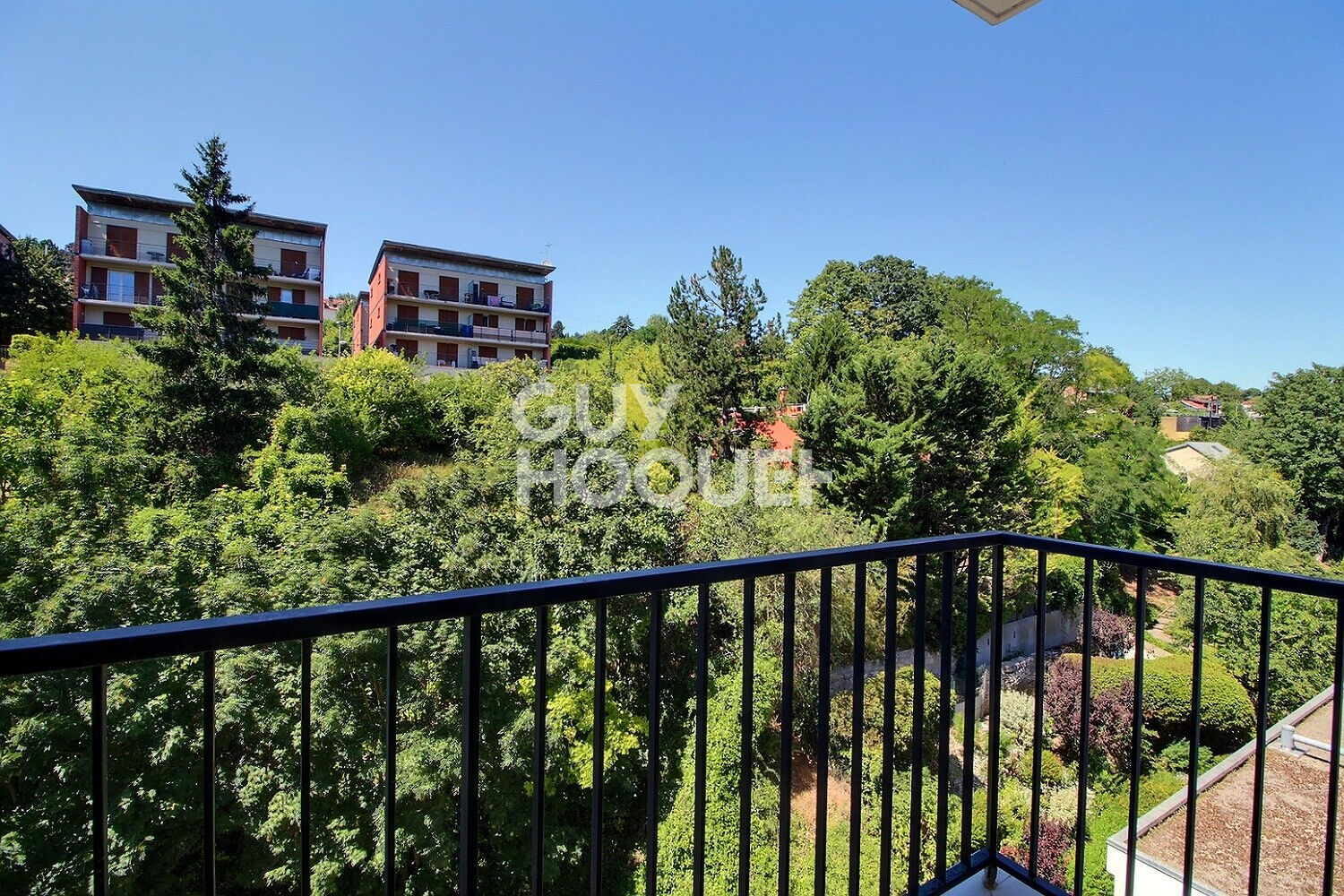Appartement 3 pièces ? Étage élevé avec terrasse