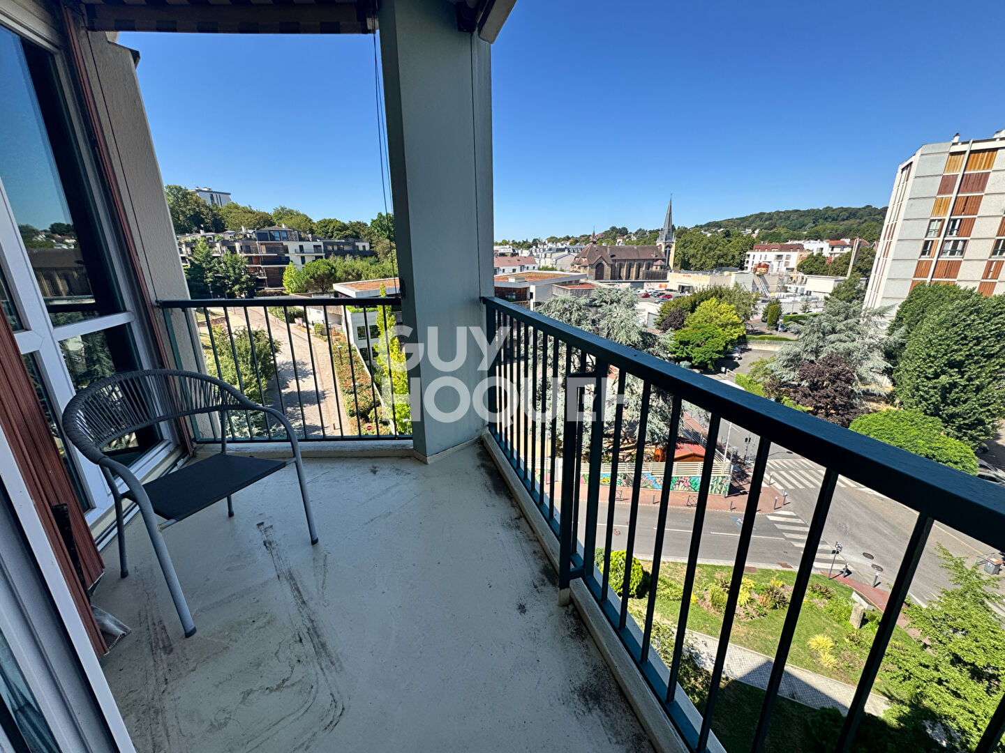 CHAVILLE CENTRE  5 pièces 93 m2