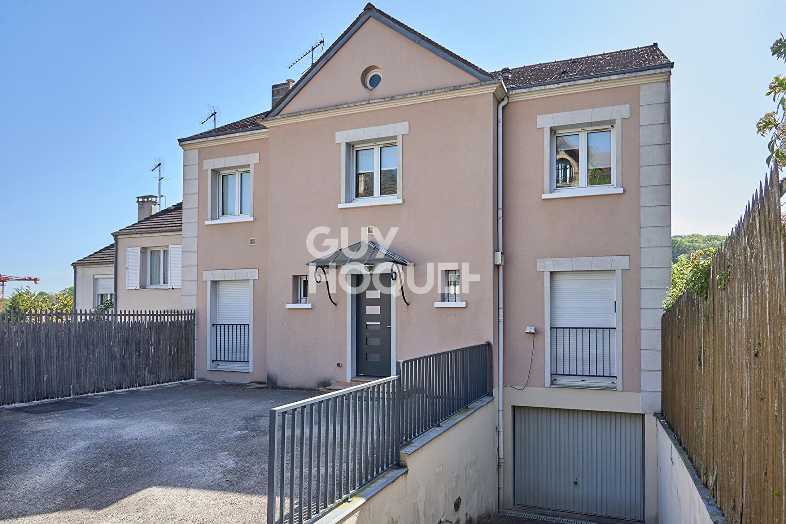 Maison spacieuse +7 pièces à louer à Chaville - Quartier Rive Droite - Les Vignes