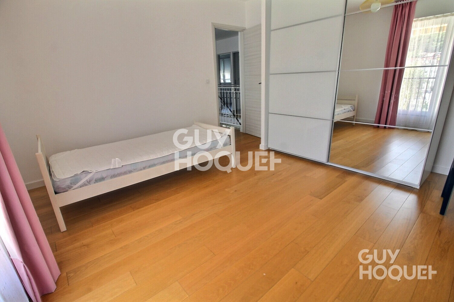 Maison spacieuse +7 pièces à louer à Chaville - Quartier Rive Droite - Les Vignes