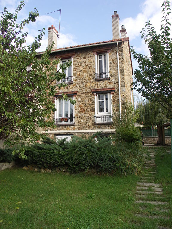 MAISON SUR TERRAIN DE 500 M²