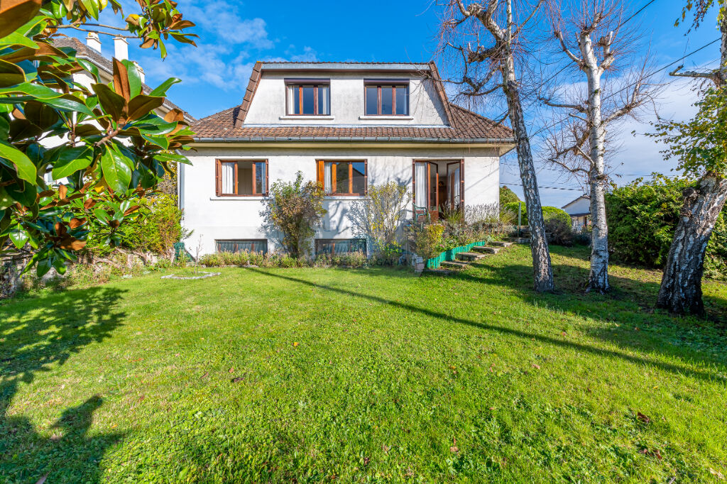 Maison Chelles 6 pièces 111.38 m2 habitable et 190m² surface utile