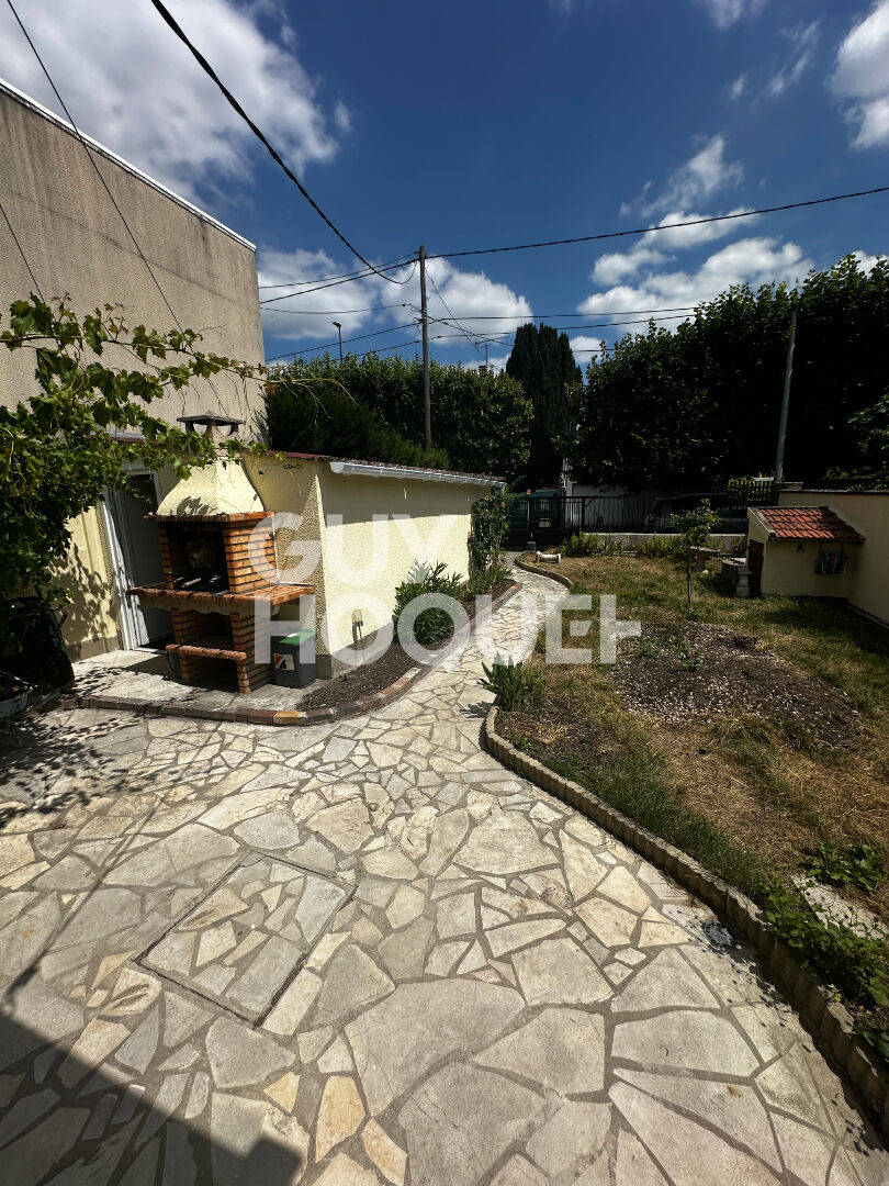 Maison à louer - 3 pièces à CHELLES