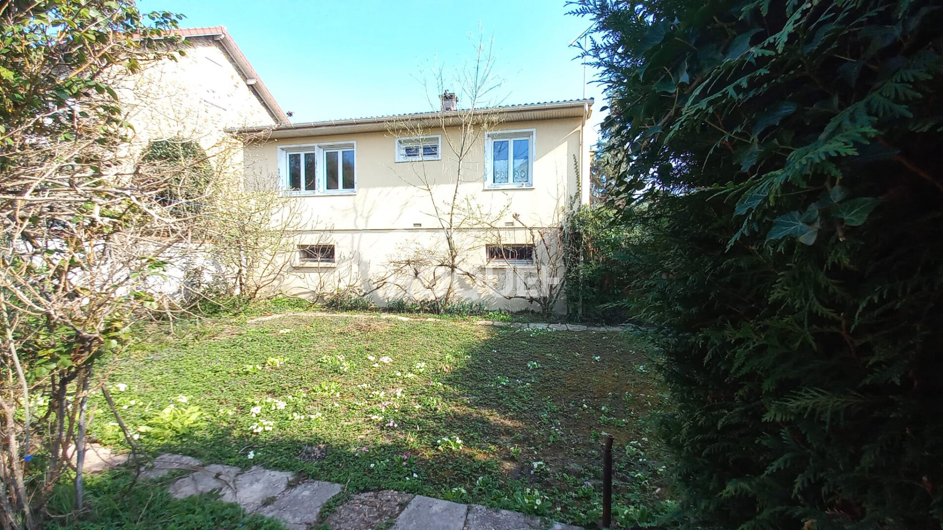 Maison Chelles 3 pièces 71.68 m2 - 142.66m²
