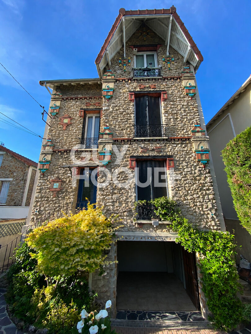 Maison  7 pièces 113.21m² habitables - 155.86m² utiles