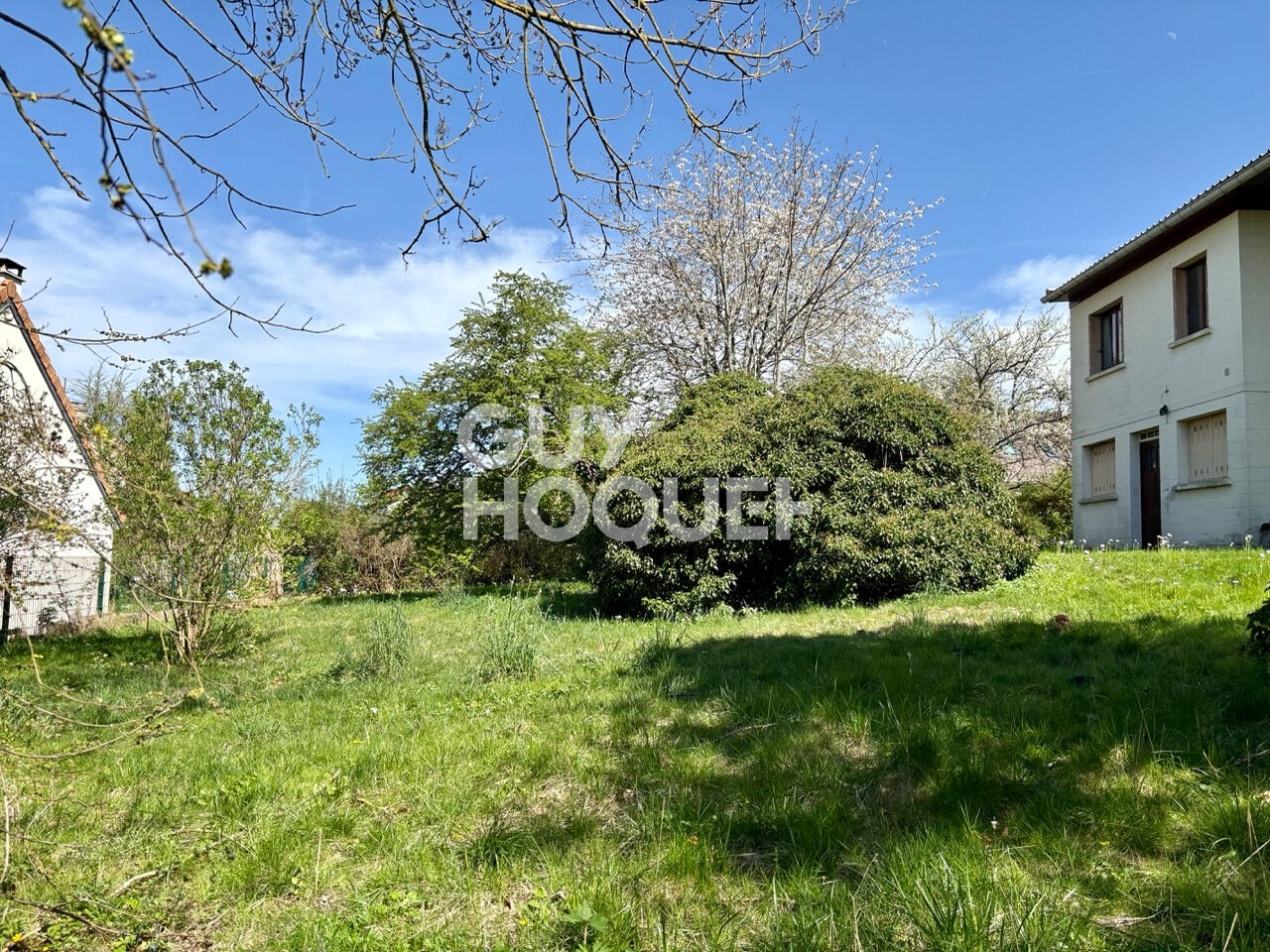 Terrain à bâtir avec maison à démolir - Quartier des Coteaux à Chessy