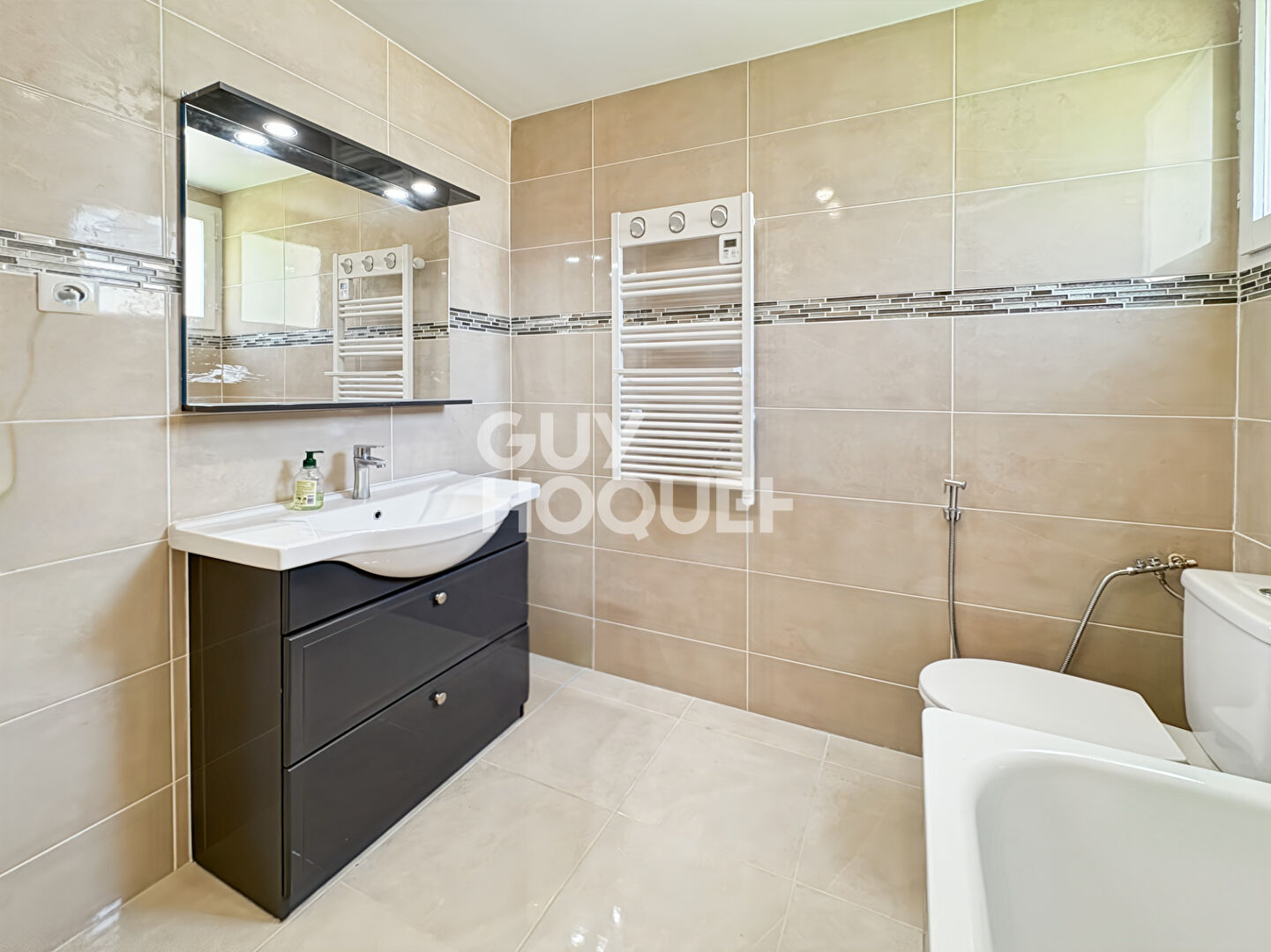 Maison spacieuse à vendre à Bussy Saint Georges - Référence T283