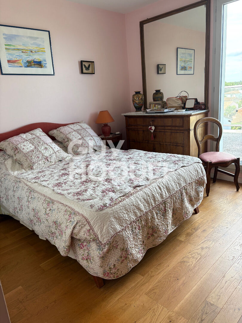 APPARTEMENT T5 EN ATTIQUE PLEIN CENTRE DE PESSAC