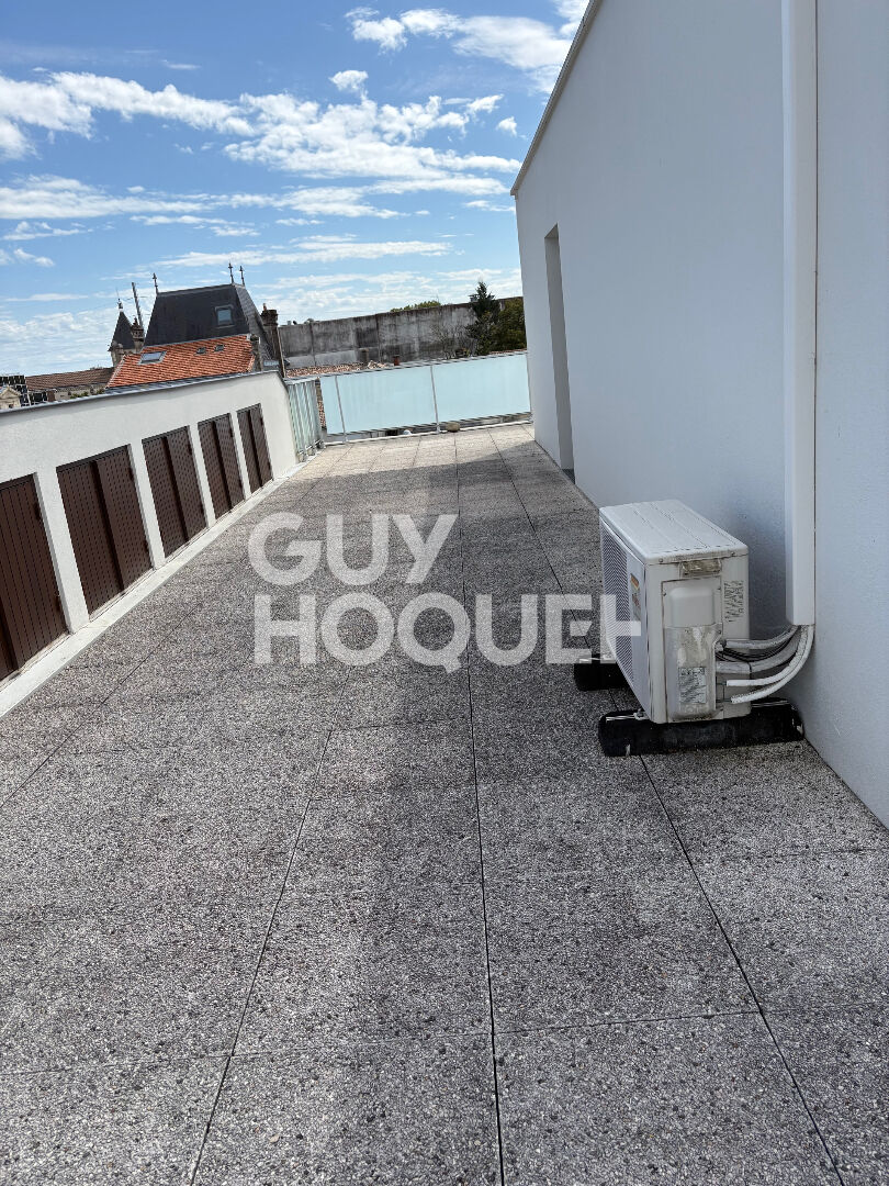 APPARTEMENT T5 EN ATTIQUE PLEIN CENTRE DE PESSAC