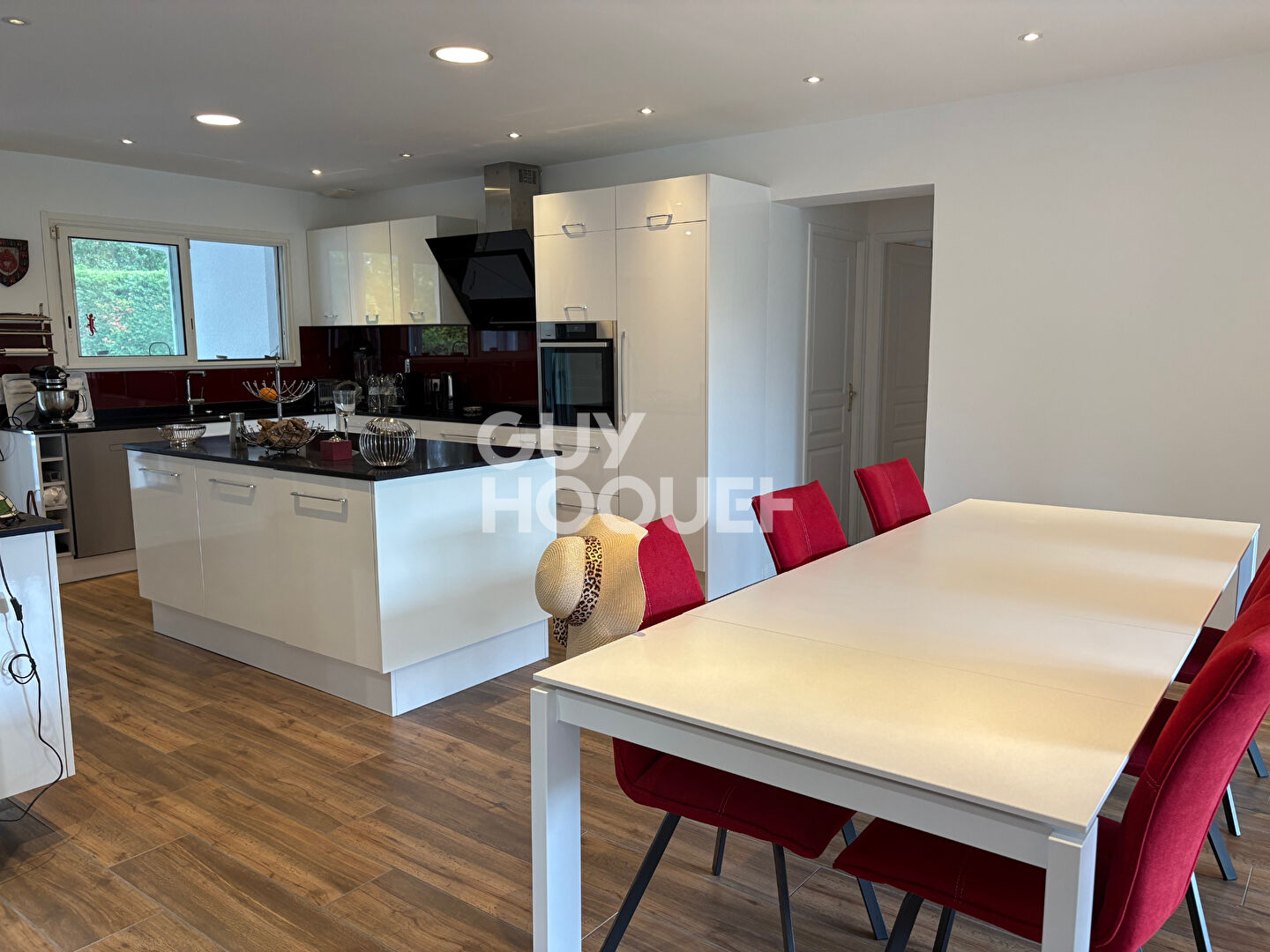 Maison contemporaine spacieuse à vendre à Pessac - 766 500