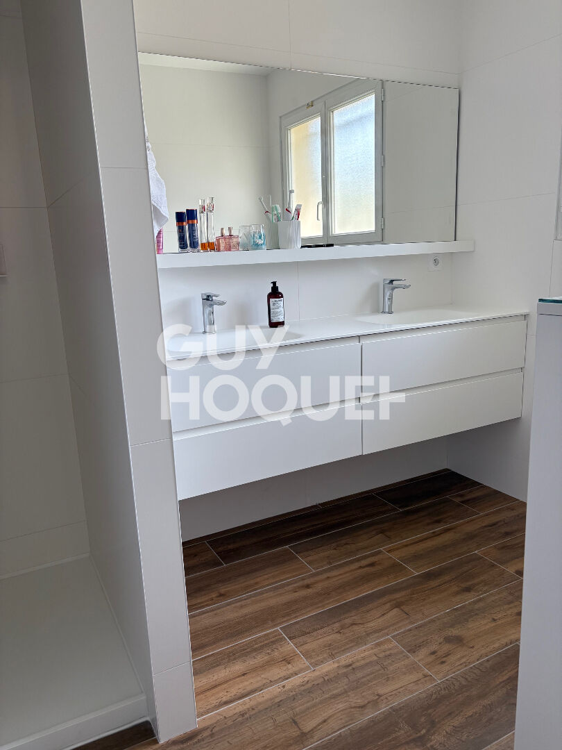 Maison contemporaine spacieuse à vendre à Pessac - 766 500