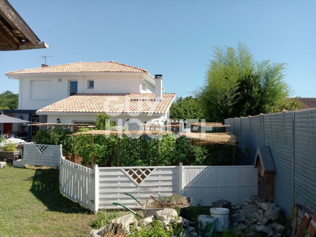 MAISON FAMILIALE PARFAIT ÉTAT avec dépendance 160m2