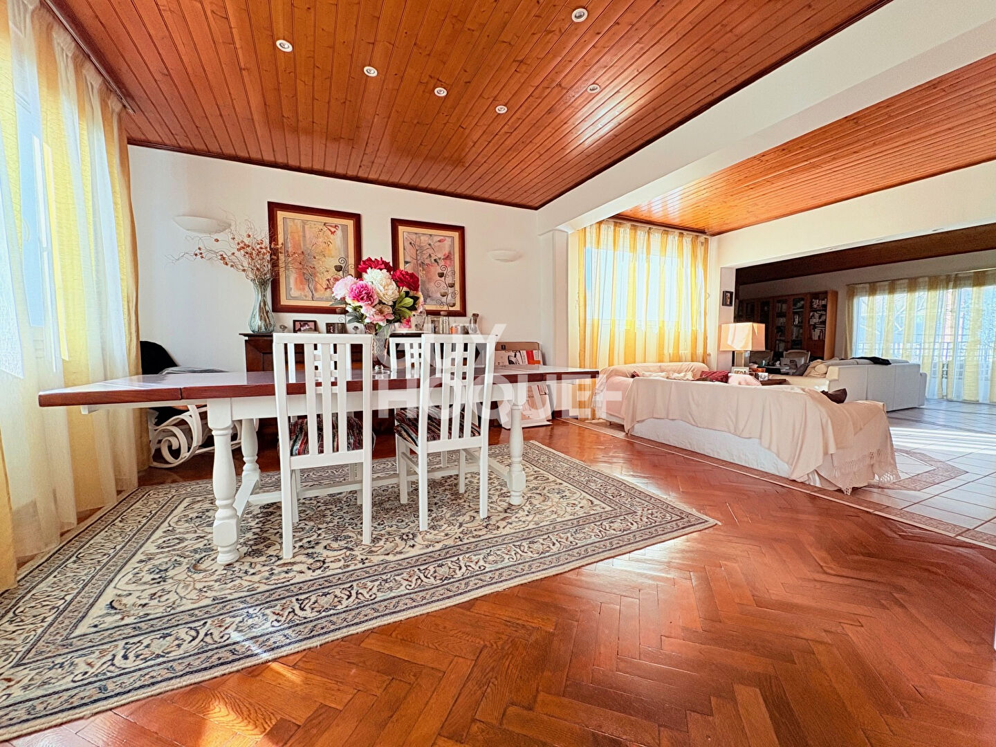 MAISON FAMILIALE PARFAIT ÉTAT avec dépendance 160m2