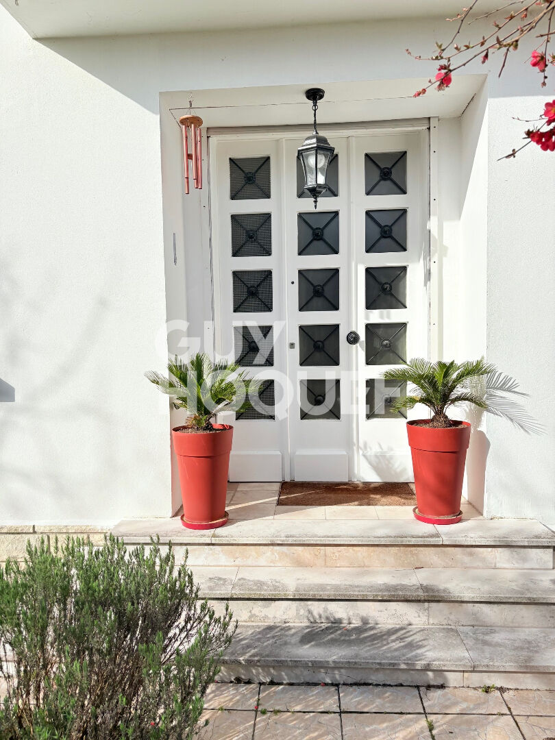 MAISON FAMILIALE PARFAIT ÉTAT avec dépendance 160m2