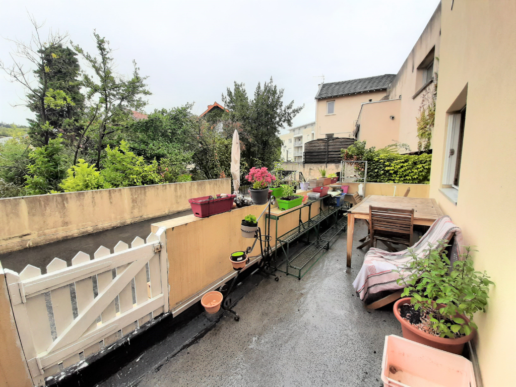 Appartement T2 bis - 65 m² - Secteur les BUGHES - Grande Terrasse