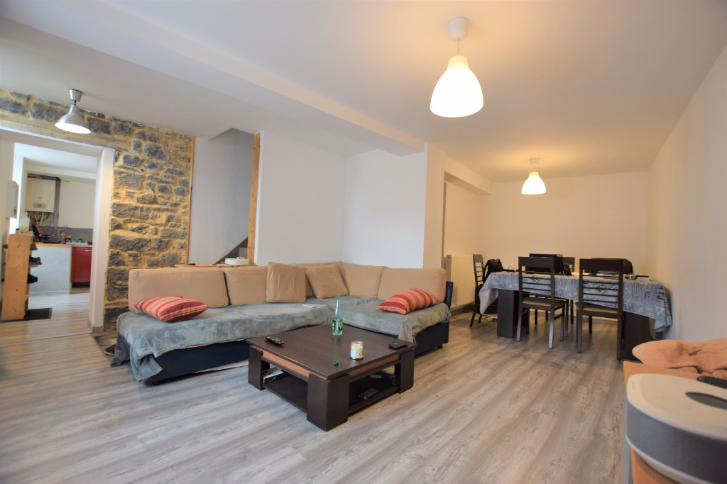 Saint - Beauzire - Maison de Bourg - 5 pièces - 130 m²