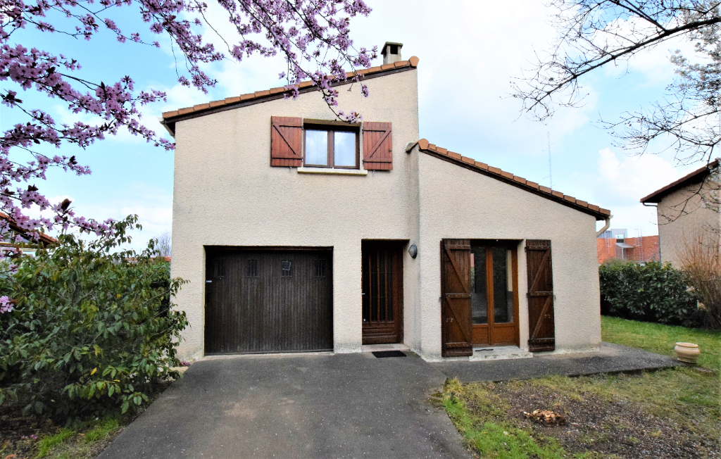 Aubière - Maison T4 de 80 m2 avec garage, cave, atelier et terrain de 529 m²