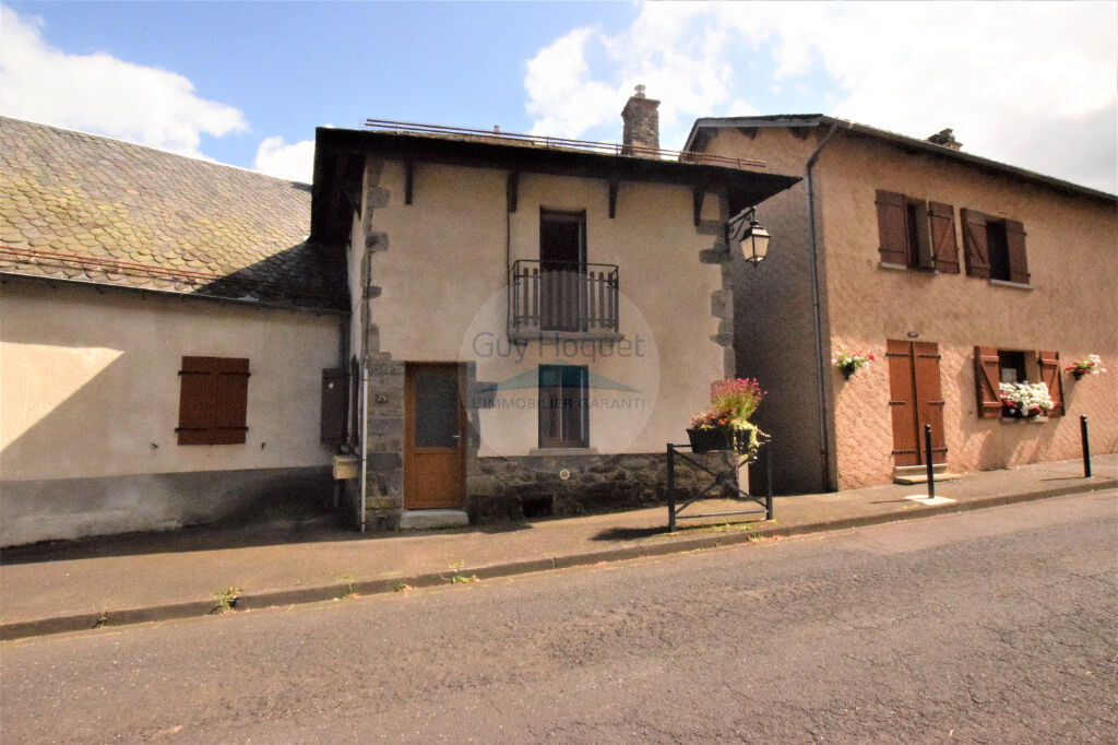 Maison de bourg de 57m² entièrement rénovée à Orcival