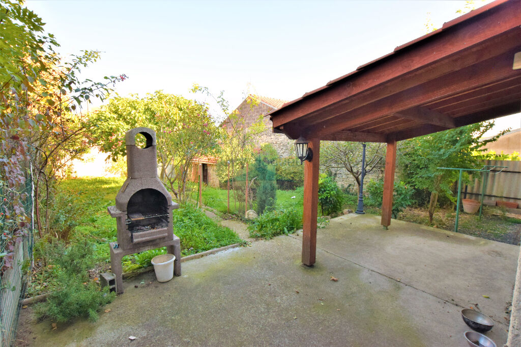 Chatel Guyon - Maison de 100 m² avec jardin, garage et grange attenante