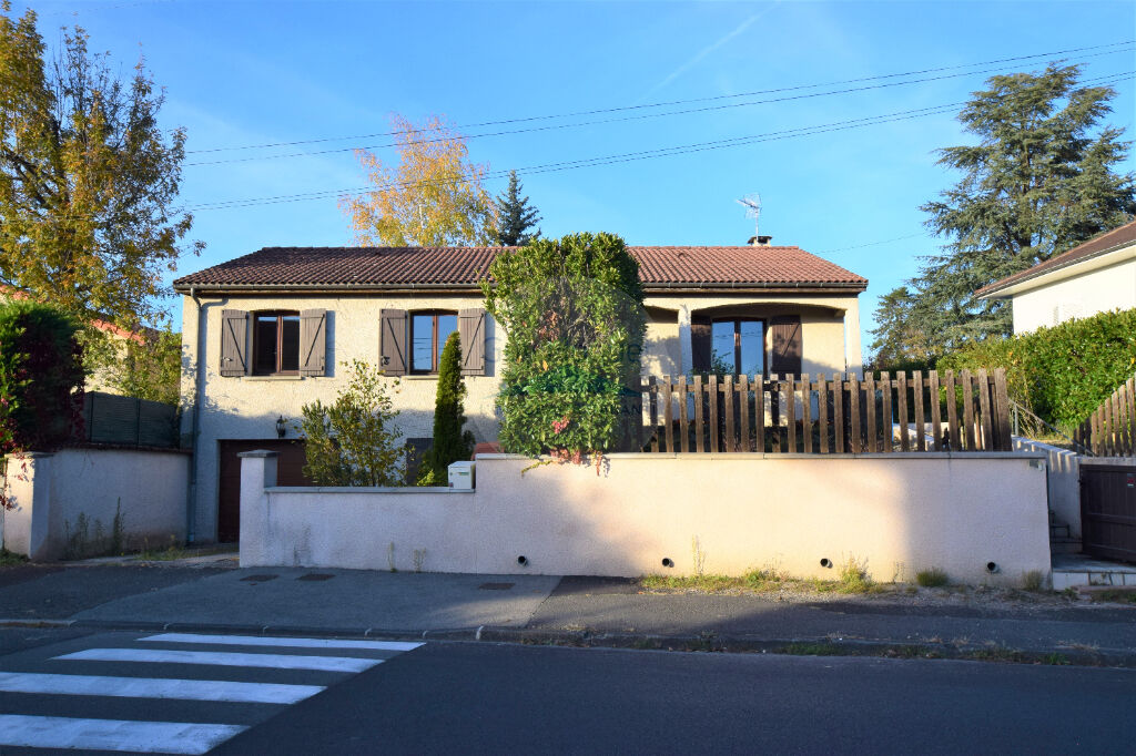 Mozac- Maison 4 pièce(s) 100 m2, garage et jardin