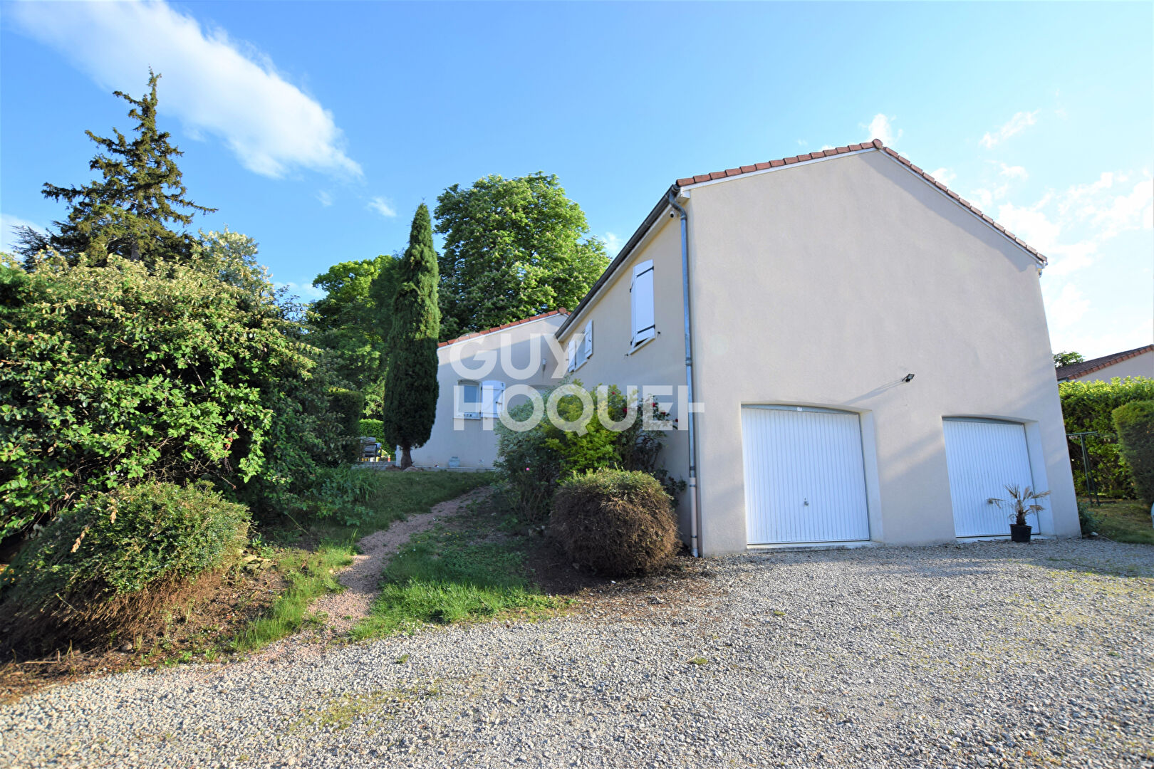 Combronde - Maison de type 5, garage et jardin