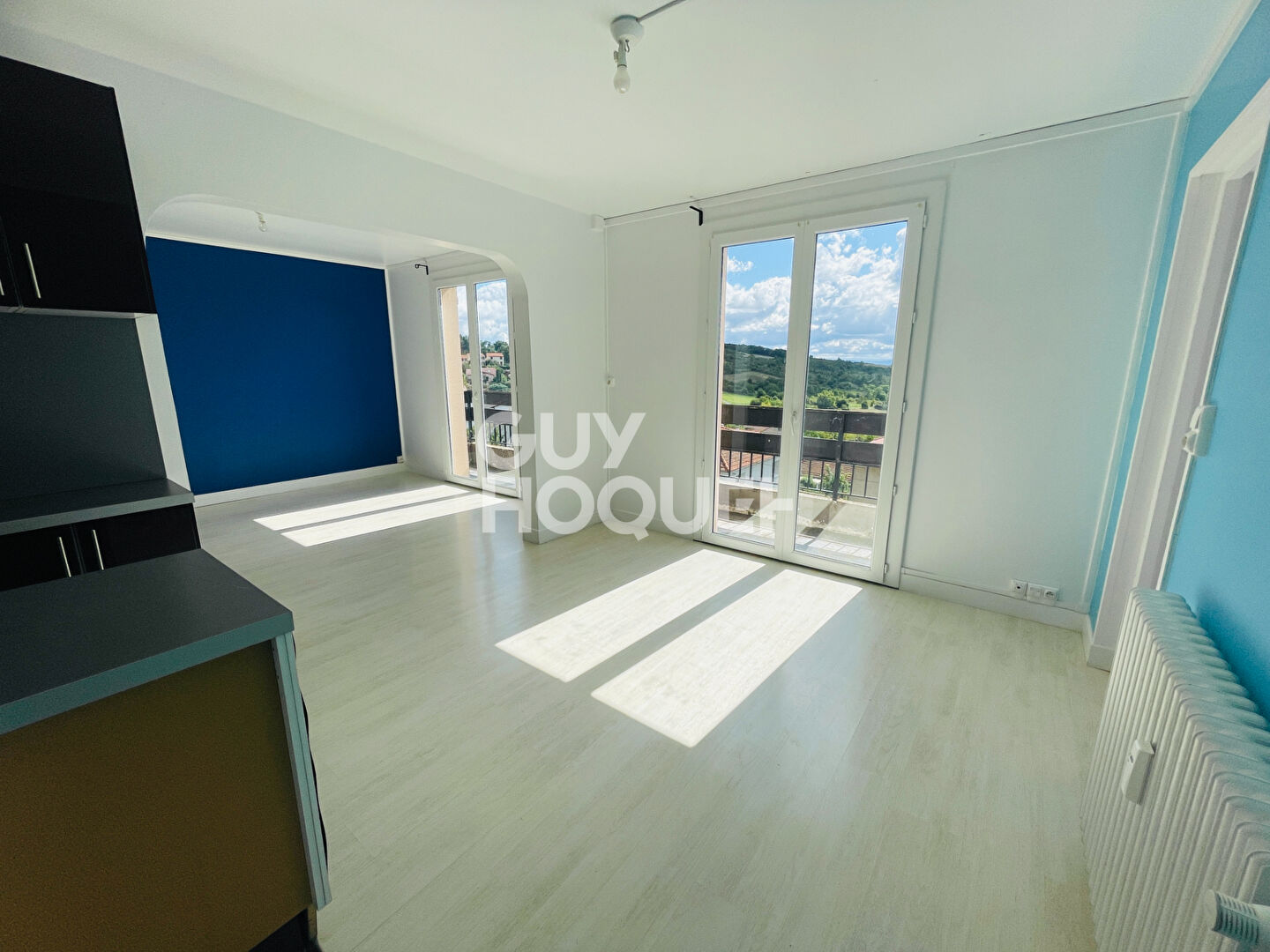 CHATEL GUYON - Duplex de 95 m², stationnements balcon et cave