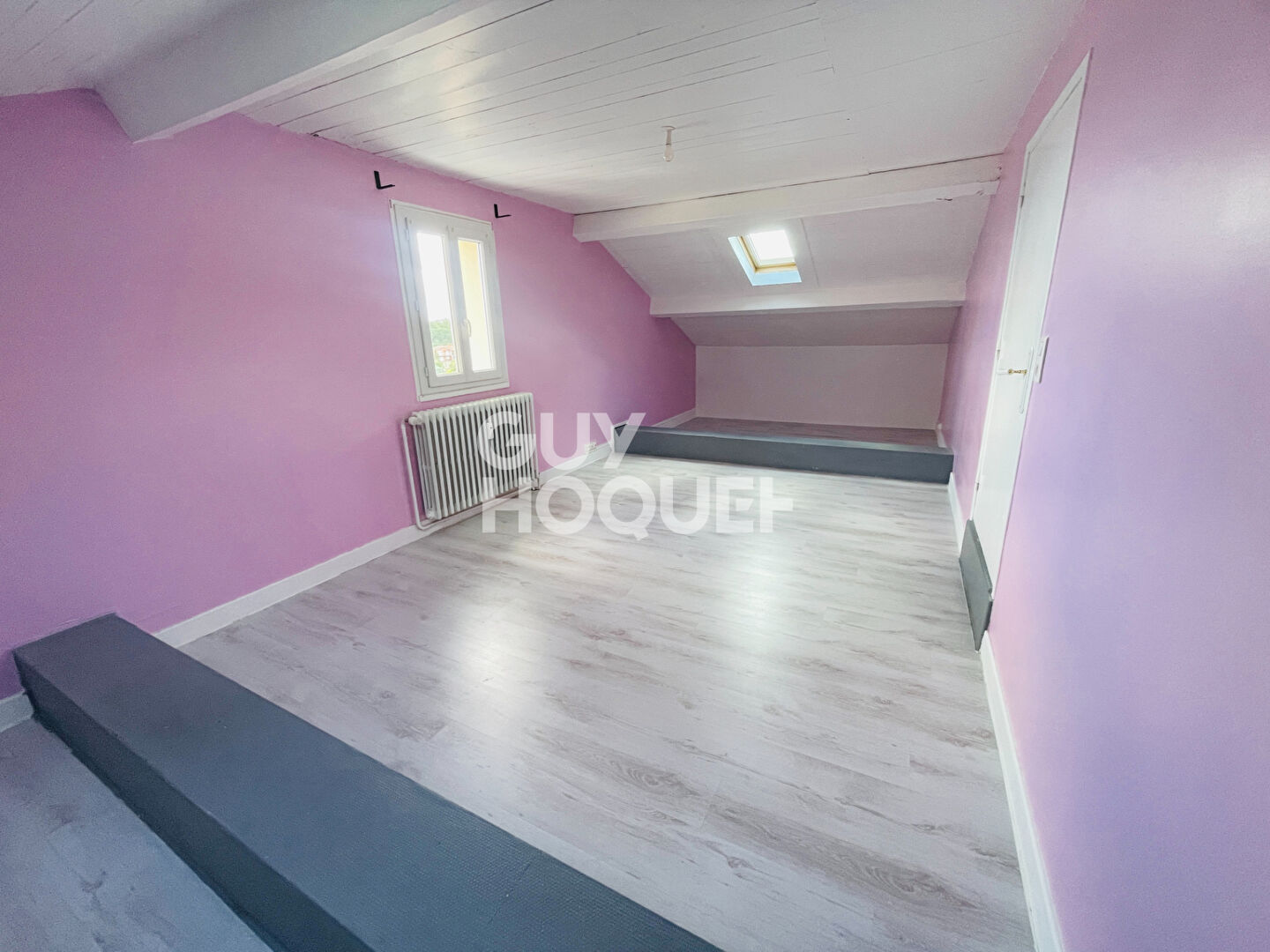 CHATEL GUYON - Duplex de 95 m², stationnements balcon et cave