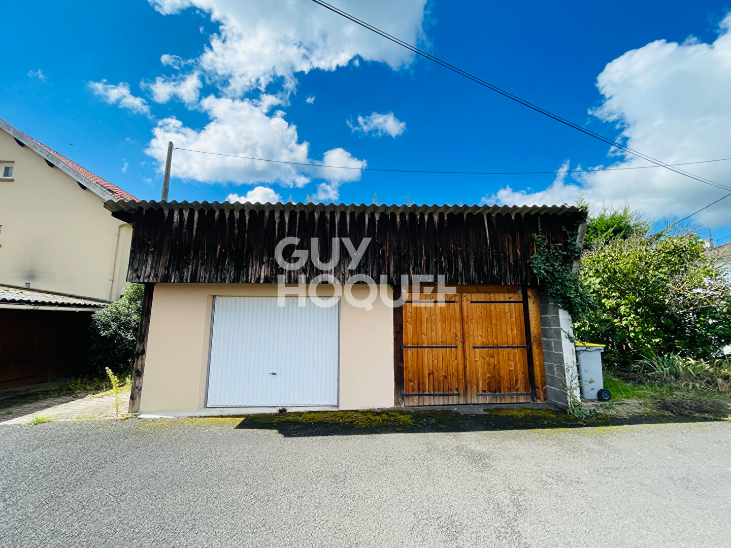 CHATEL GUYON - Duplex de 95 m², stationnements balcon et cave