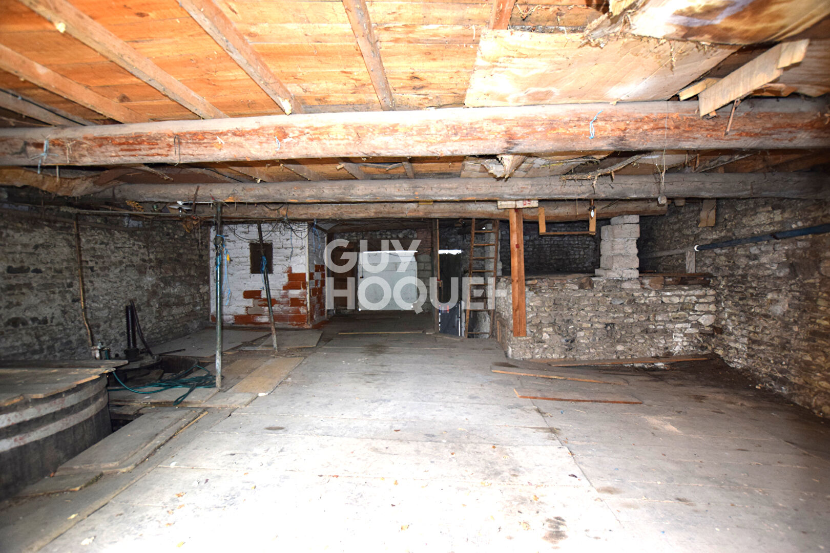 PONT-DU-CHATEAU GRANGE