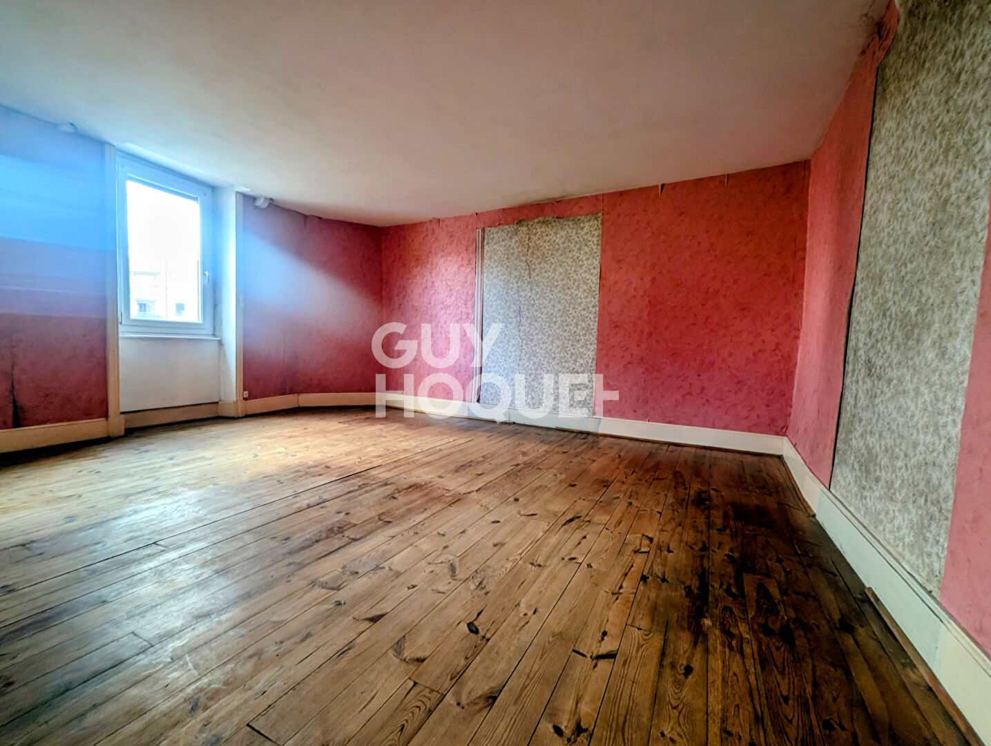 MAISON DE VILLE - PONT-DU-CHATEAU CENTRE