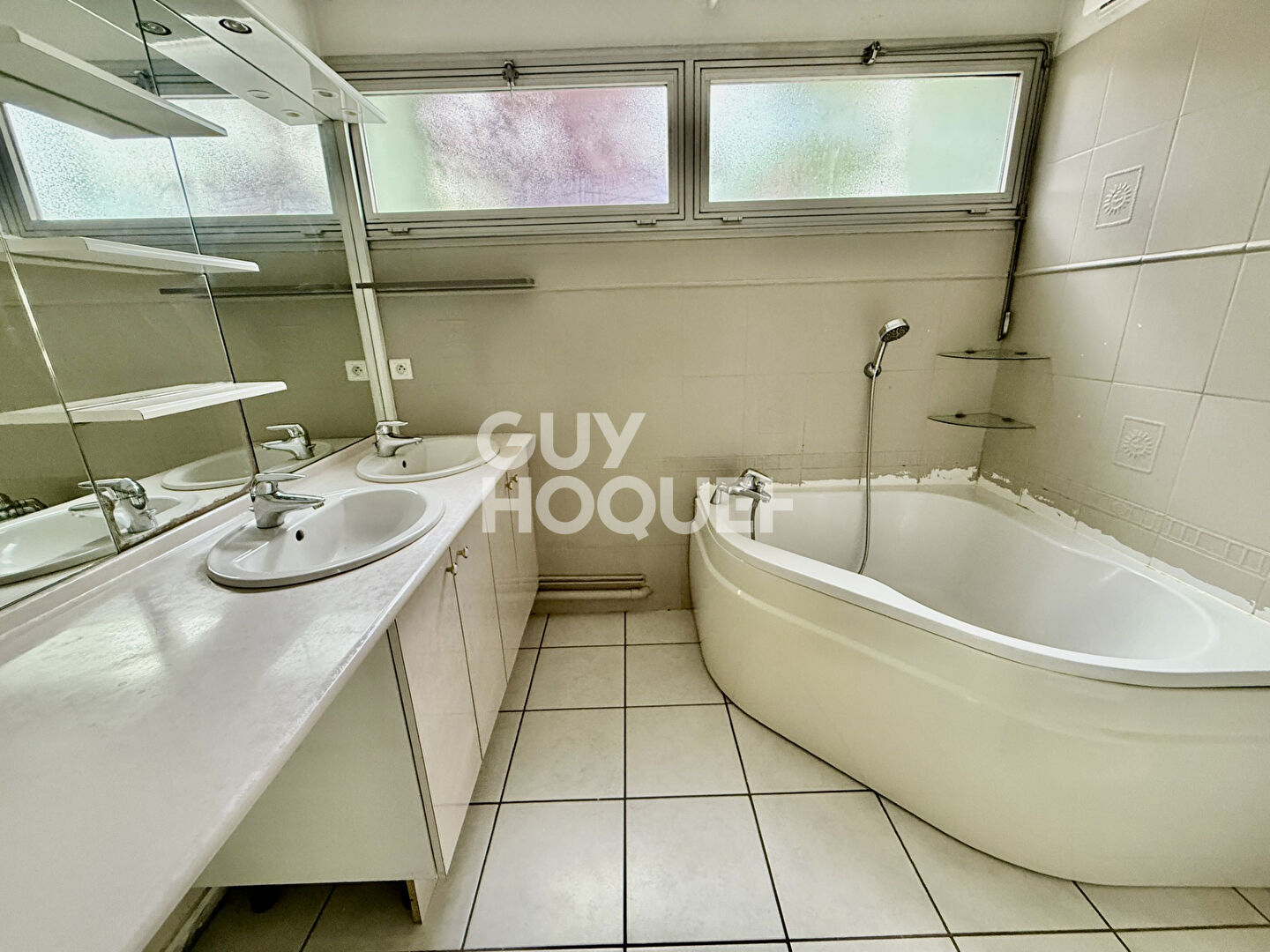 Clermont-Ferrand secteur Montjuzet - Appartement T4 96 m2 avec balcon et garage