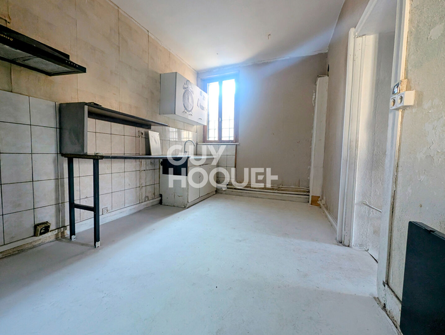 PONT-DU-CHATEAU - MAISON DE VILLE A RENOVER