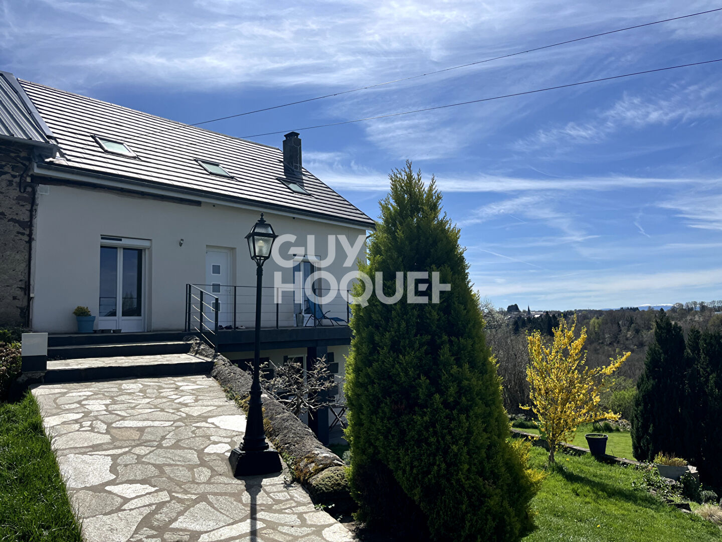Chapdes-beaufort -Maison T6-145 m2-1 455m2 de terrain