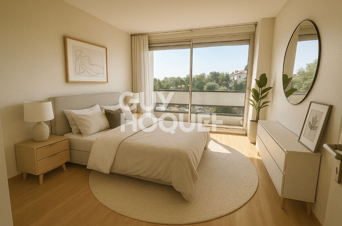 Appartement T4 Traversant  au dernier étage.