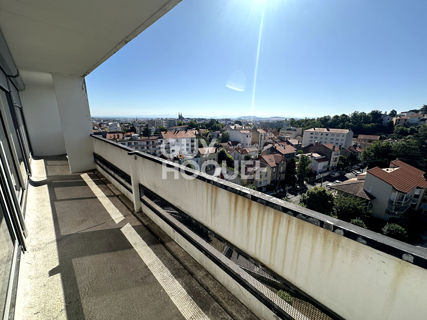 Appartement T4 Traversant  au dernier étage.