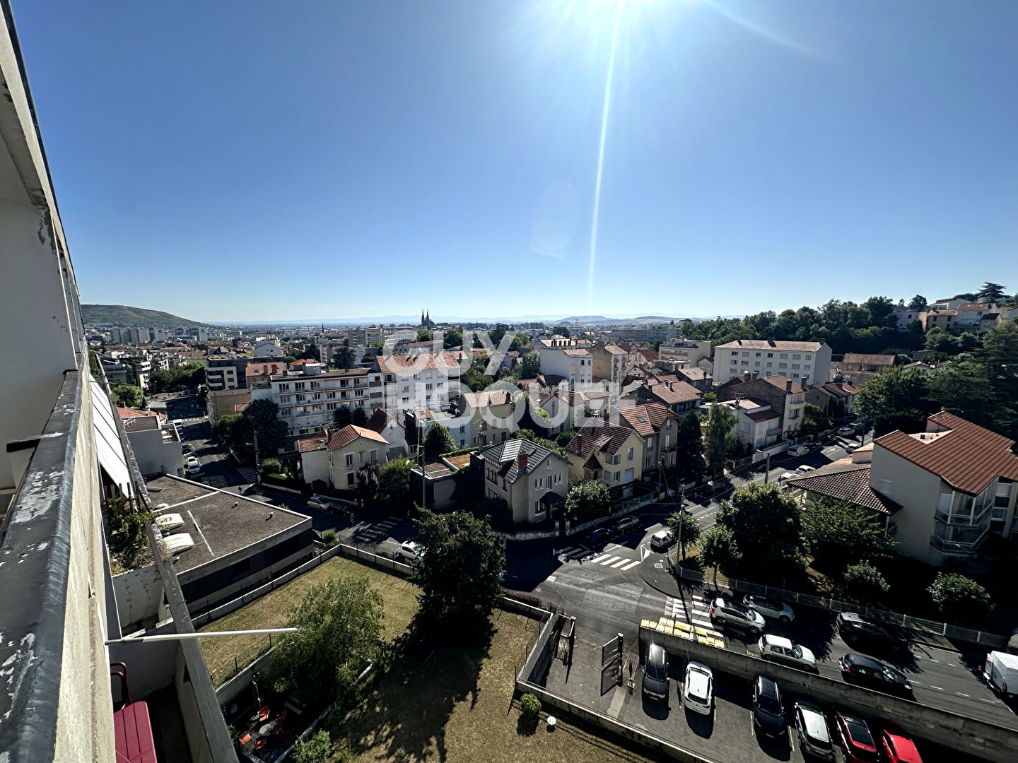 Appartement T4 Traversant  au dernier étage.