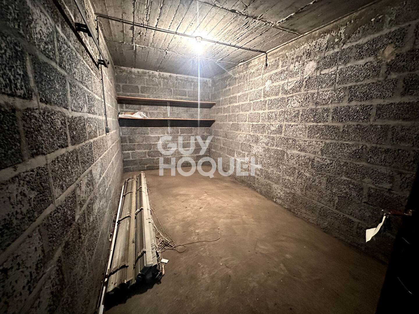 Appartement T4 Traversant  au dernier étage.