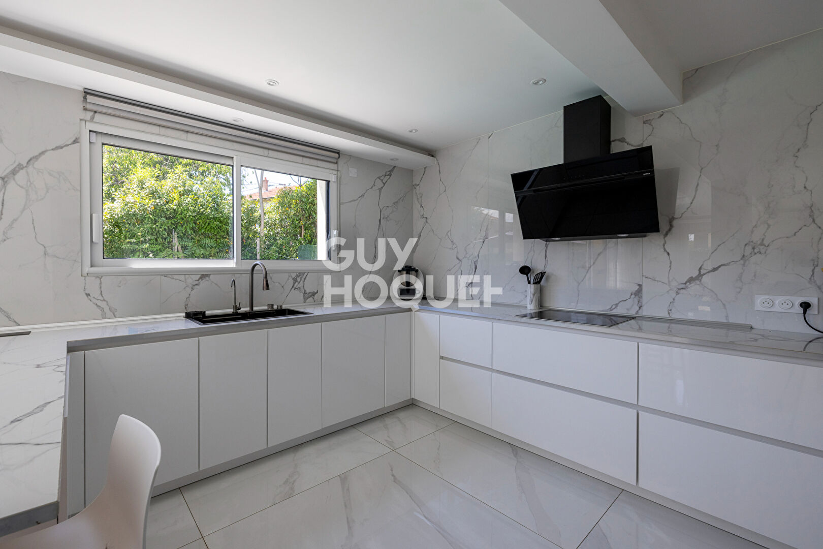 AUBIERE - Villa moderne de 185 m² avec piscine