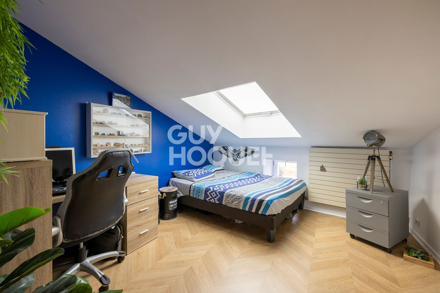 MOZAC - Appartement de caractère, 3 chambres, places de parking.