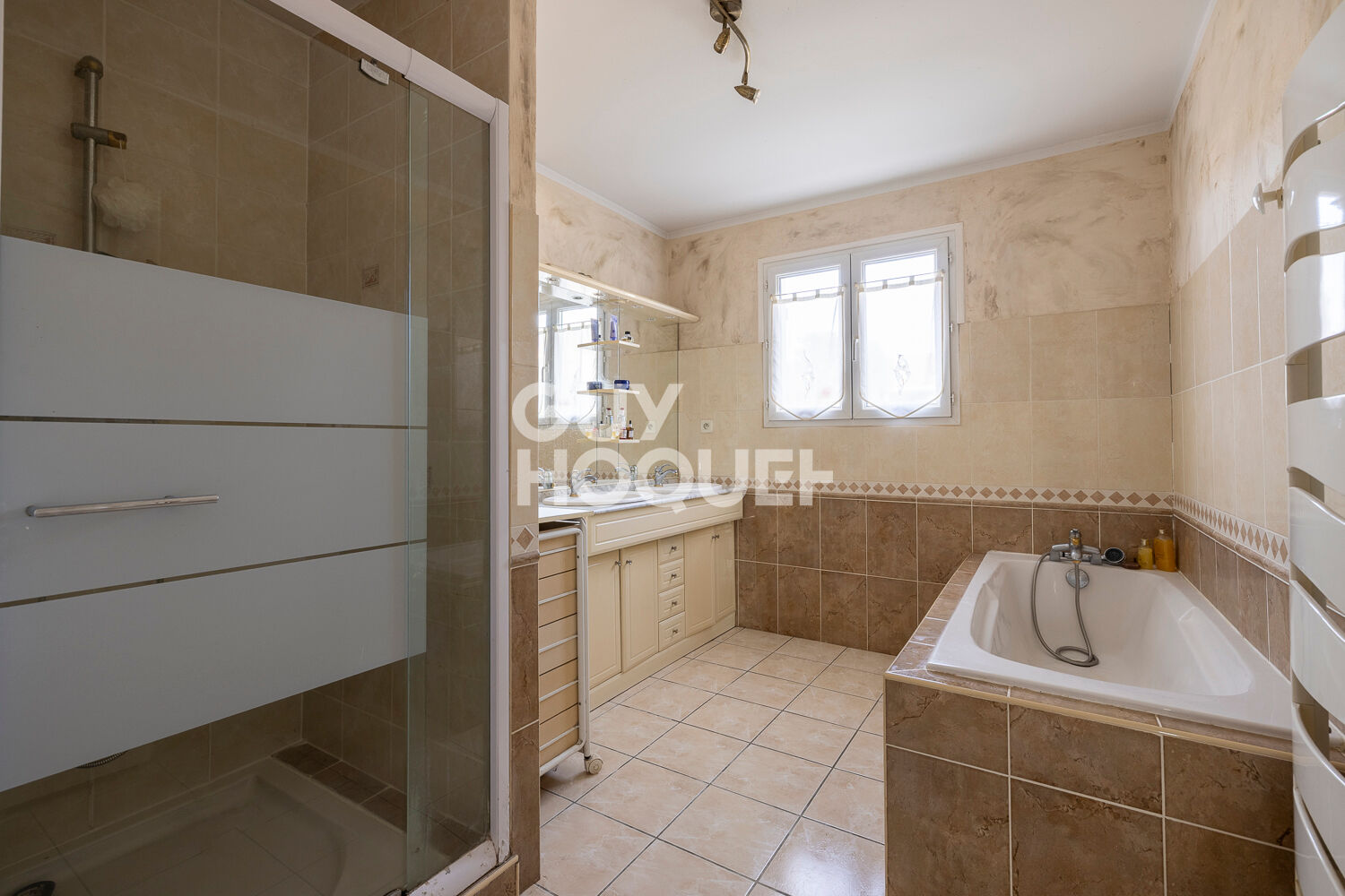 Plain pied avec piscine