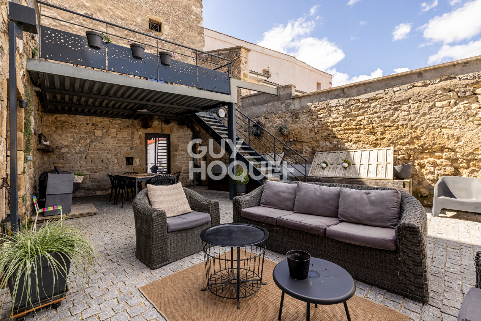 La Sauvetat - Grange rénovée de 263.5 m²