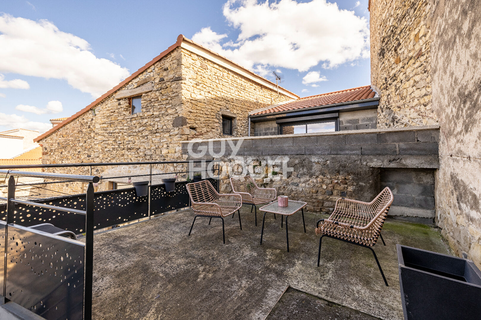 La Sauvetat - Grange rénovée de 263.5 m²