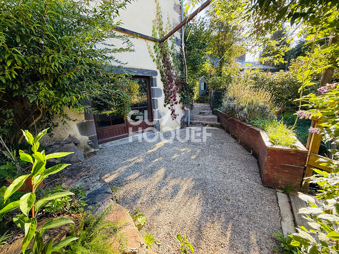 VITRAC - Maison de village 100 m², 3 chambres et jardin
