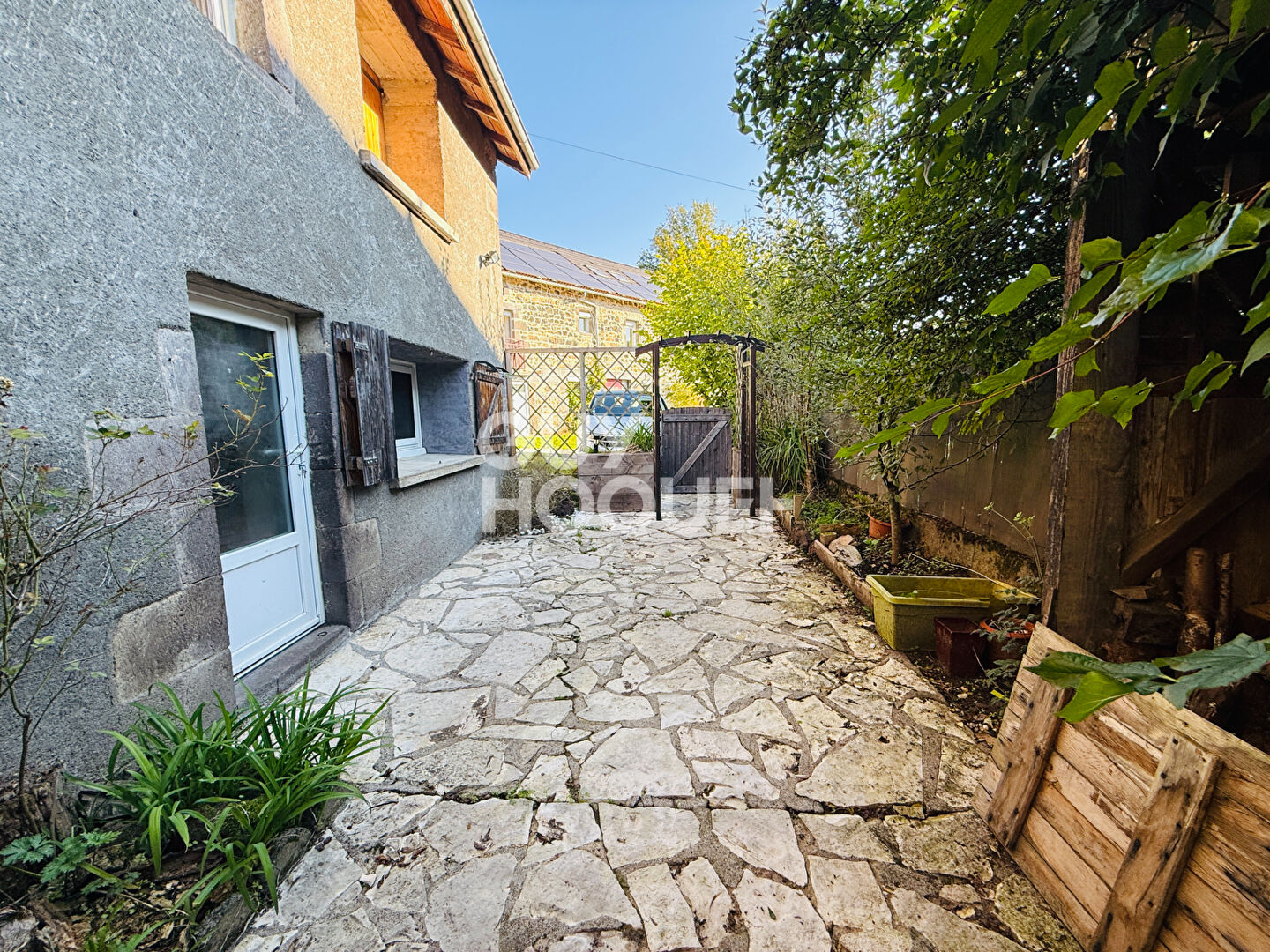 VITRAC - Maison de village 100 m², 3 chambres et jardin