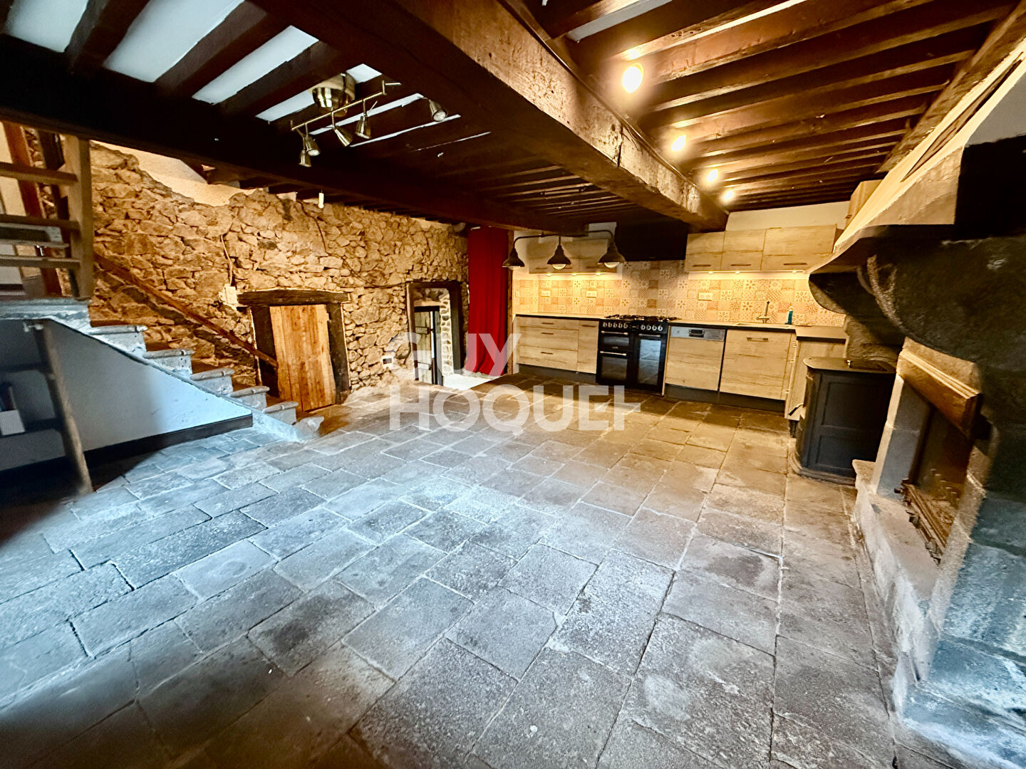 VITRAC - Maison de village 100 m², 3 chambres et jardin