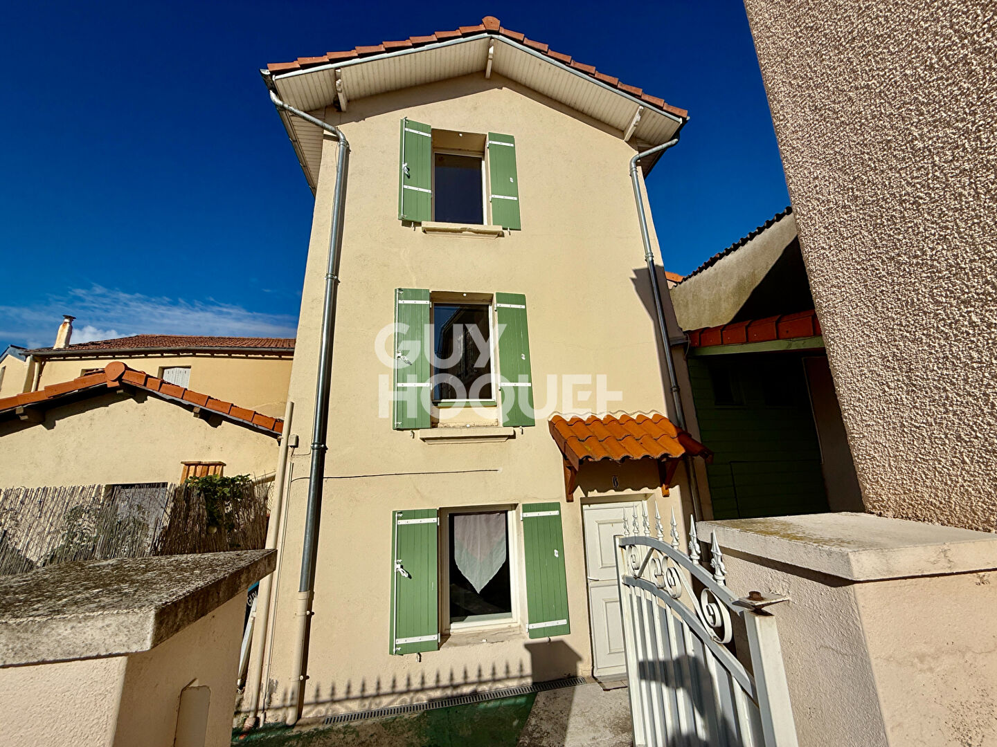 MALINTRAT - Maison de bourg 64 m², 2 chambres, Cour.