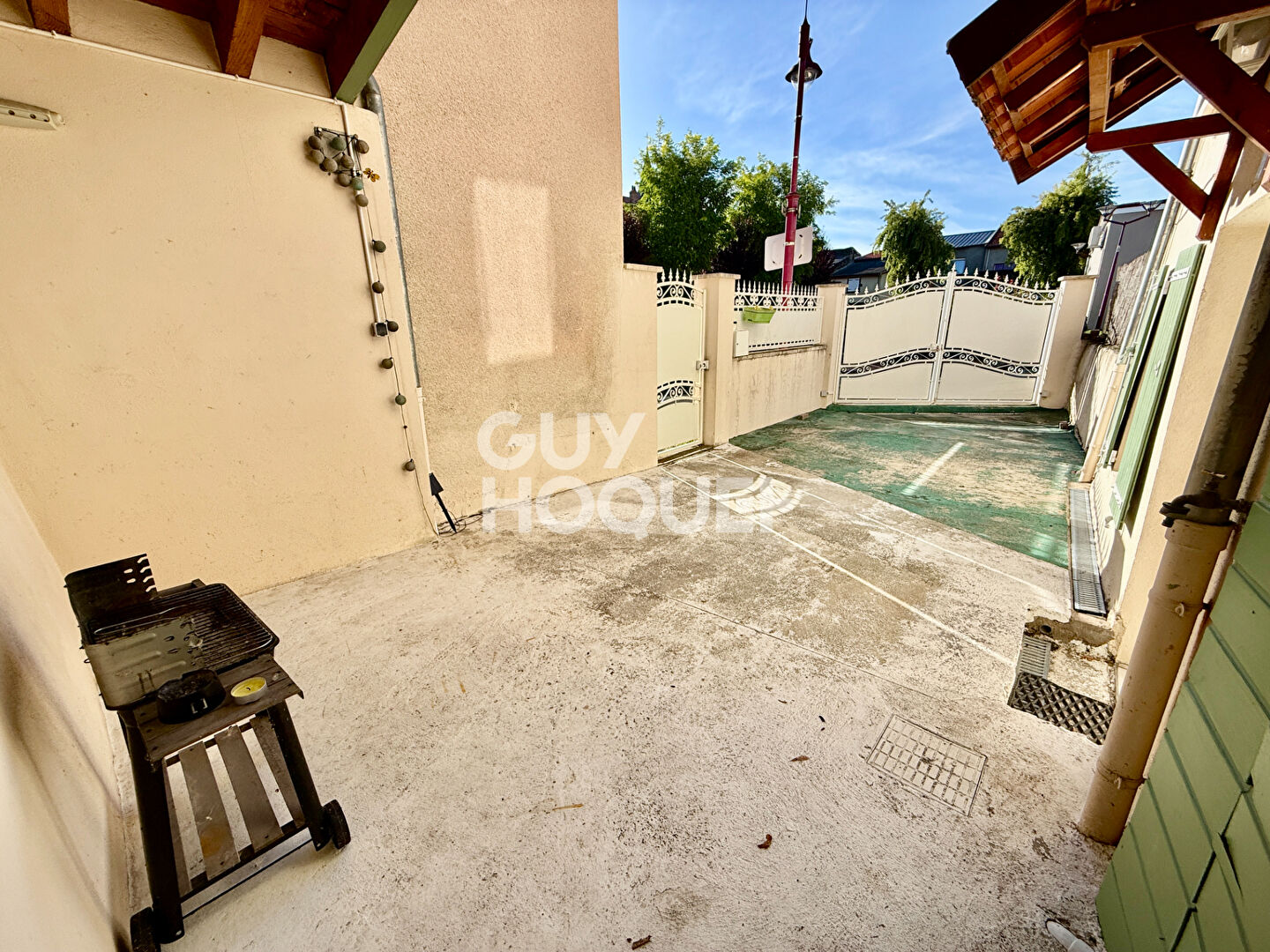 MALINTRAT - Maison de bourg 64 m², 2 chambres, Cour.