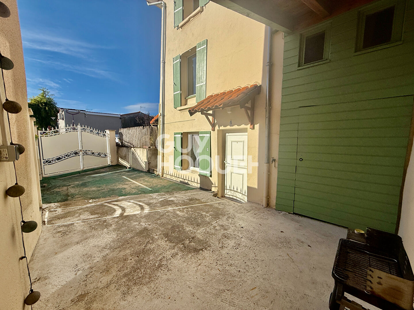 MALINTRAT - Maison de bourg 64 m², 2 chambres, Cour.