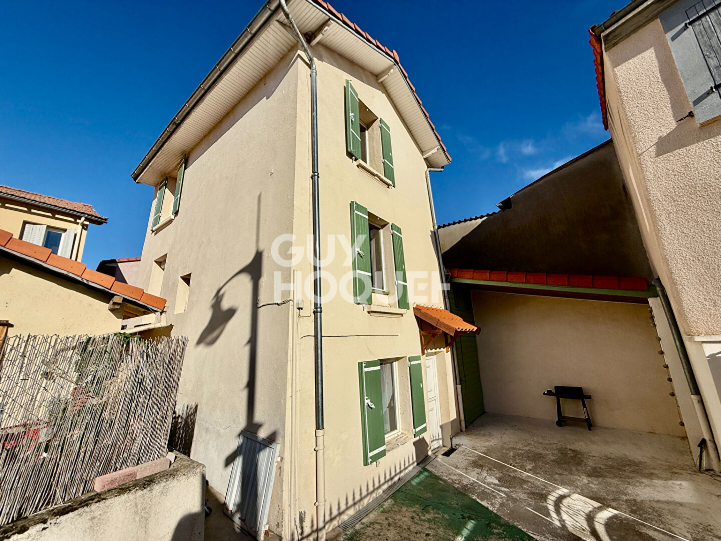 MALINTRAT - Maison de bourg 64 m², 2 chambres, Cour.